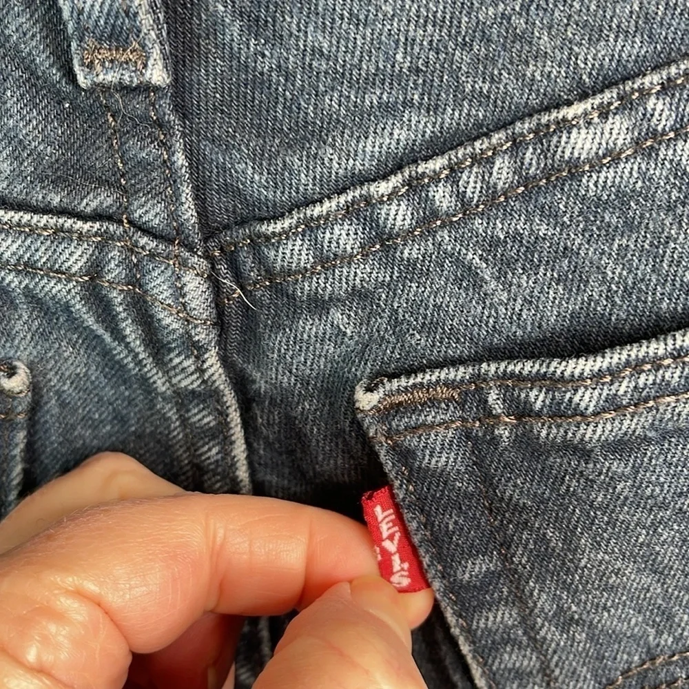 LEVIS Premium Wedgie Fit Upcycled Shorts Black Denim High Waist Button Fly 27 - Picture 6 of 14